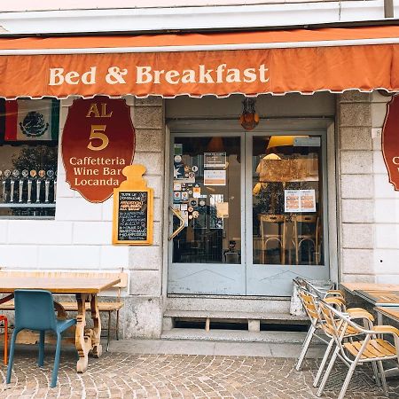 Locanda Al 5 라이나테 외부 사진